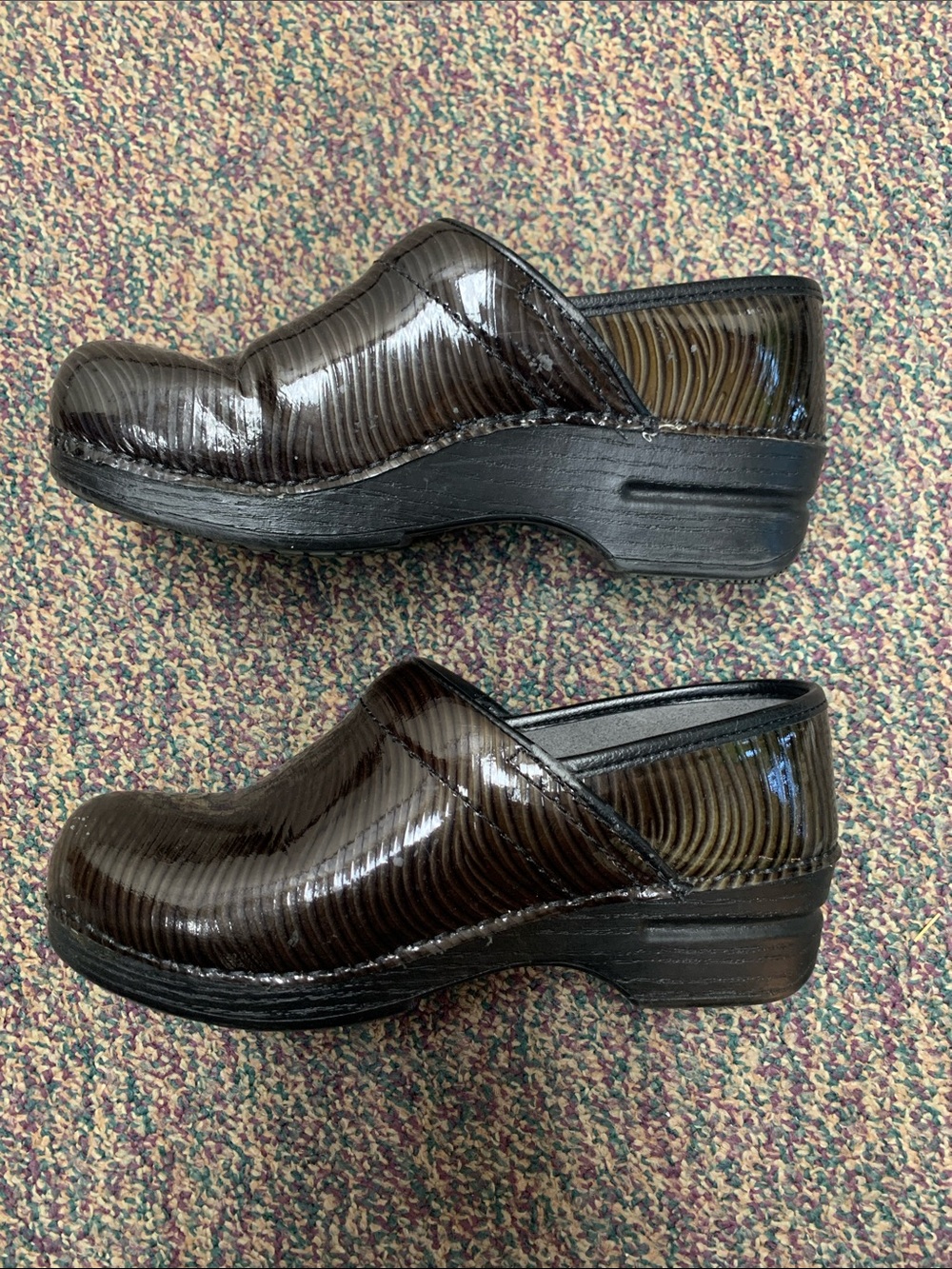Dansko Women’s XP Professional Stripped Leather Dark Brown Slip Resistant Clogs - Picture 4 of 10